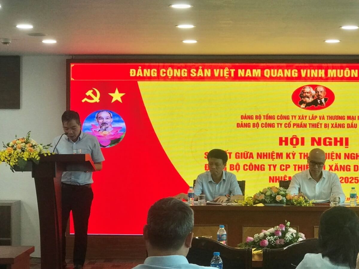 Các chi bộ tham luận