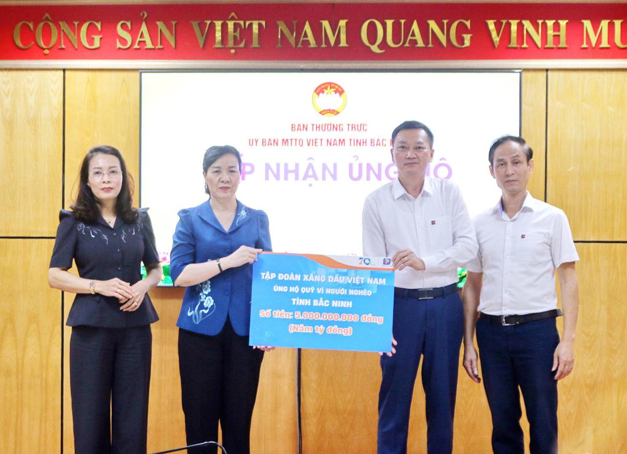 Petrolimex trao 5 tỷ đồng ủng hộ Quỹ “Vì người nghèo” tỉnh Bắc Ninh
