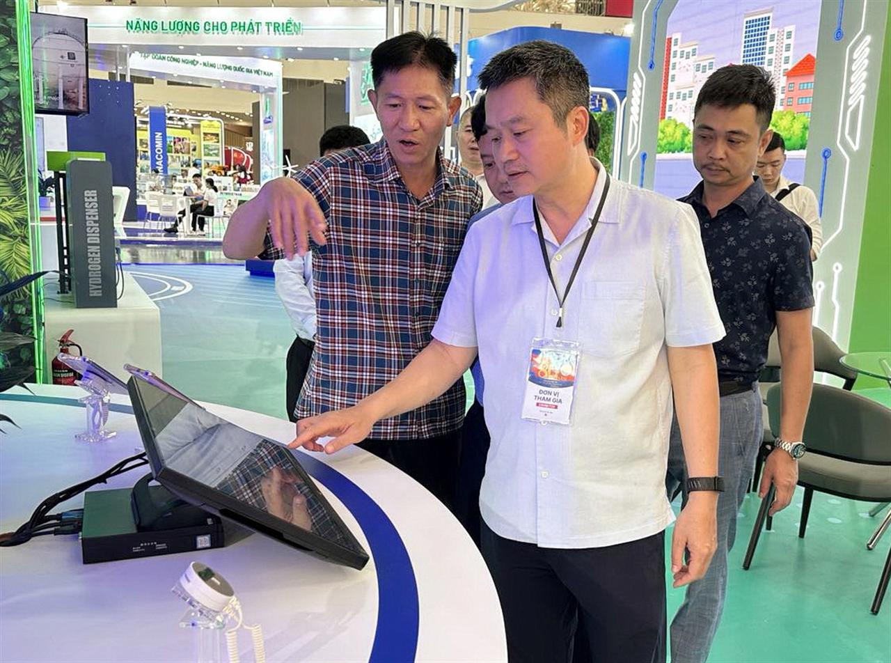 Lãnh đạo Petrolimex kiểm tra công tác chuẩn bị cho Triển lãm “Rạng rỡ Việt Nam 80 năm hành trình Độc lập, Tự do, Hạnh phúc”