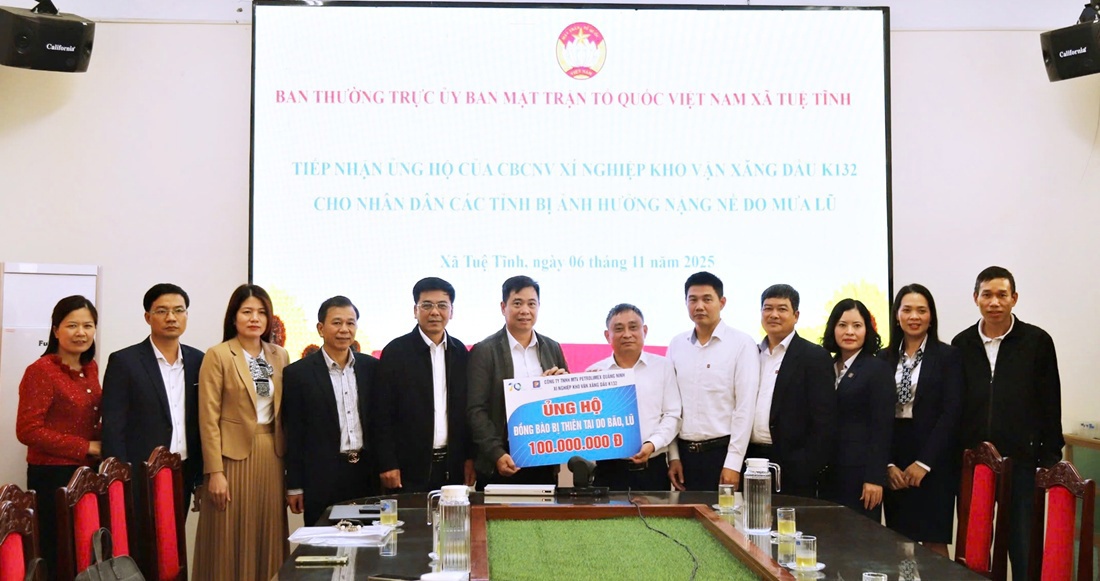 Petrolimex Quảng Ninh chung tay ủng hộ nhân dân các tỉnh bị ảnh hưởng bởi bão và mưa lũ