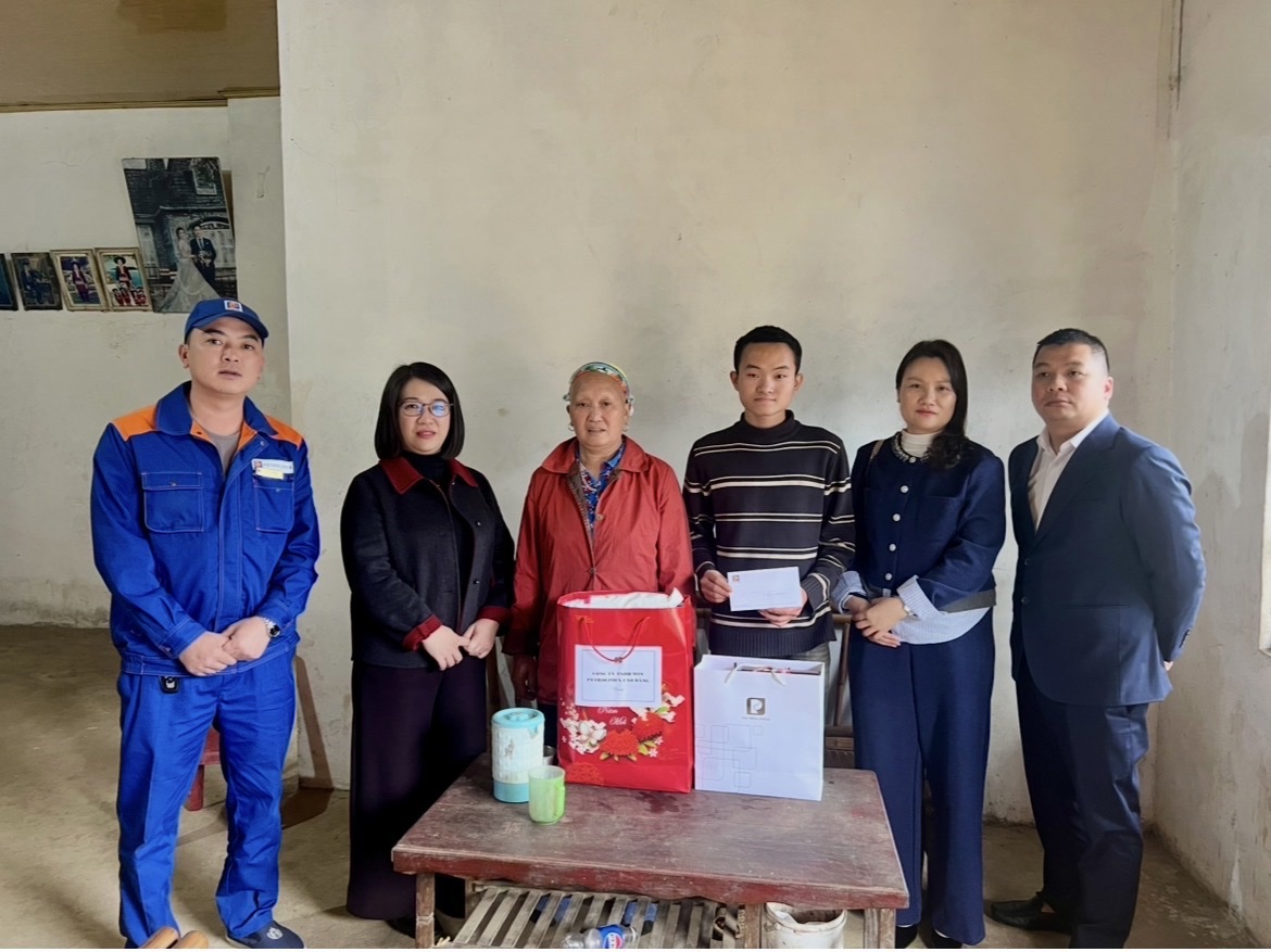 Petrolimex Cao Bằng chung tay hỗ trợ nhân dân đón tết cổ truyền đầm ấm