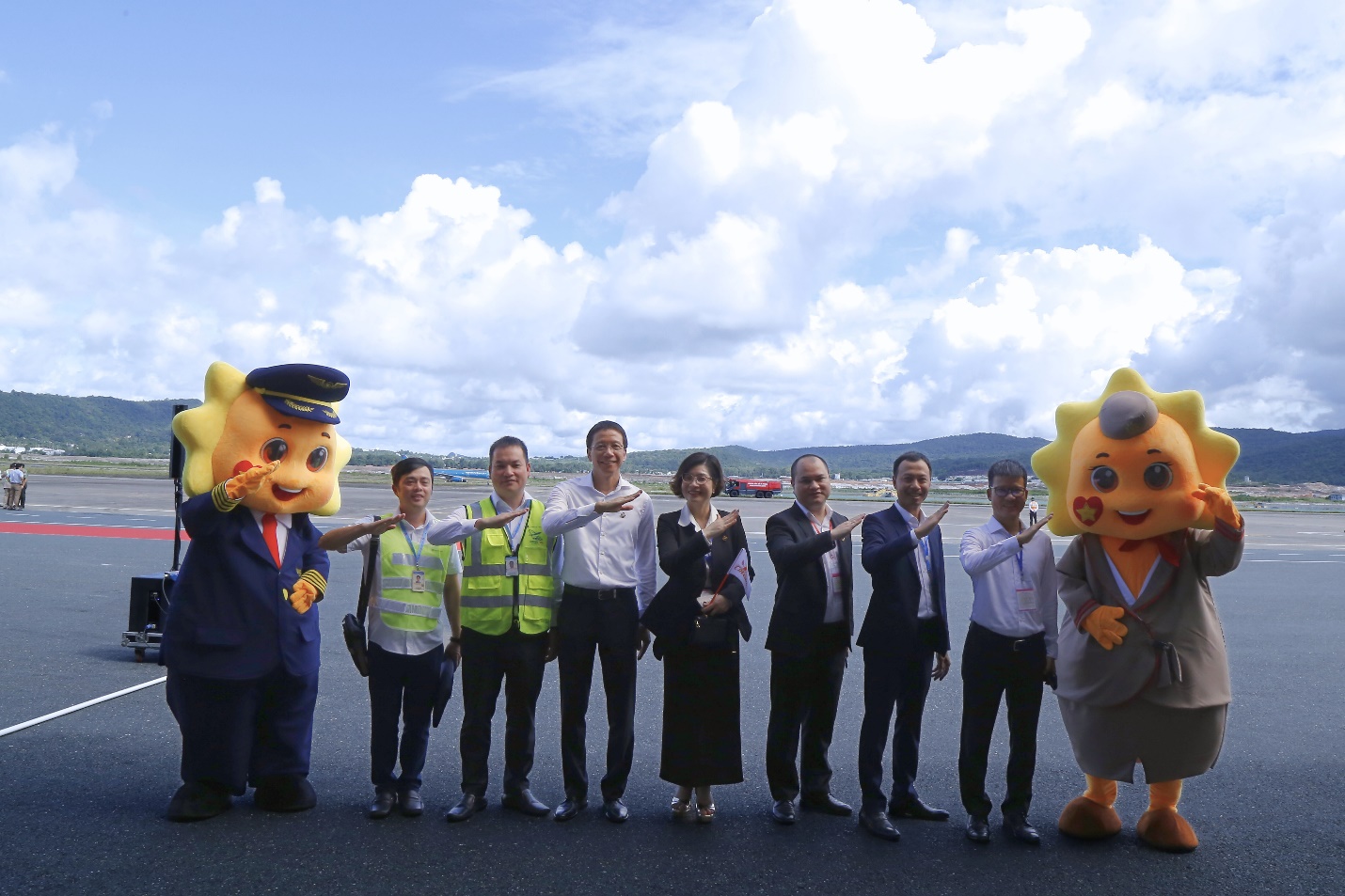 A group of people in suits pointing at somethingAI-generated content may be incorrect.