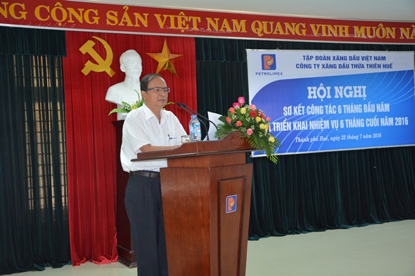 Chủ tịch kiêm Giám đốc Công ty Petrolimex TT Huế Hoàng Như Thịnh chủ trì Hội nghị