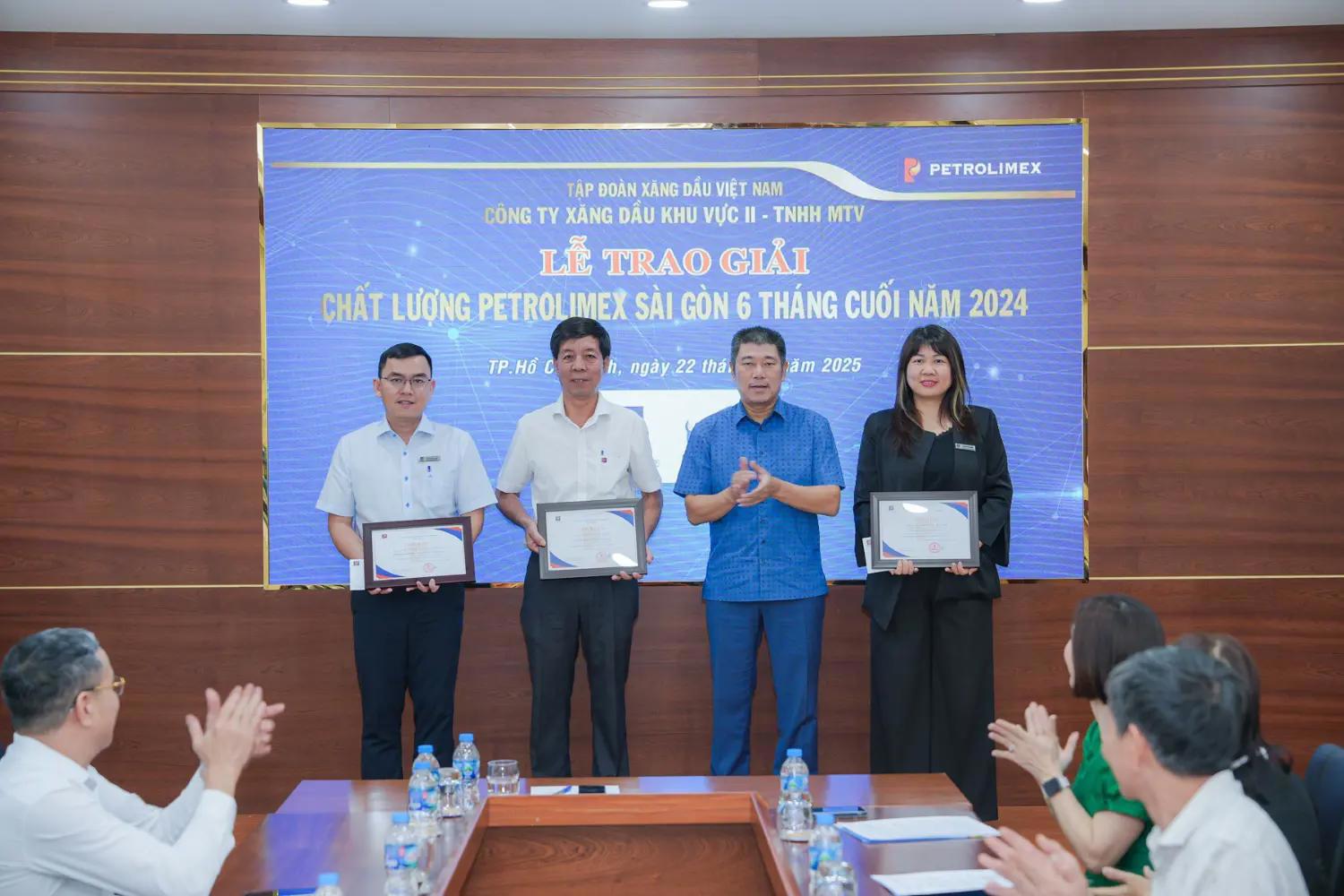 Awarding and Honoring Three Outstanding Individuals Receiving the Petrolimex Saigon Quality Award