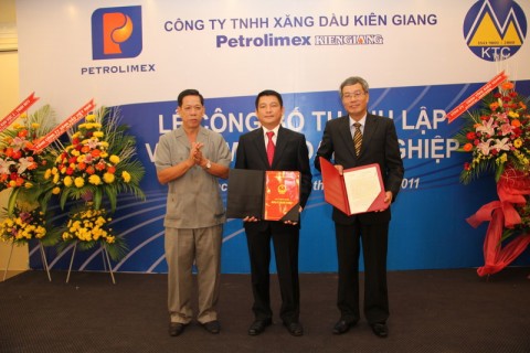 Ceremony for the Founding and Coming into Operation of Petrolimex Kien Giang