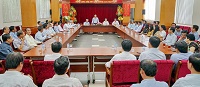 Chairman of Petrolimex Bui Ngoc Bao works with Petrolimex Saigon in Ho Chi Minh City