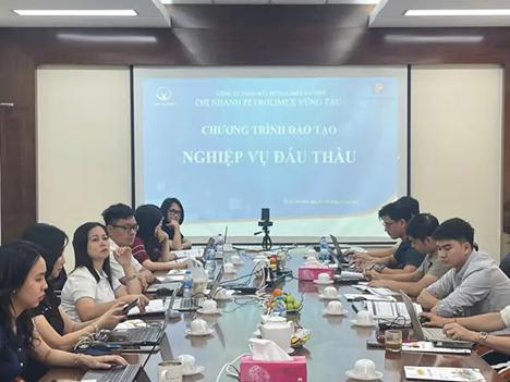 Petrolimex Vung Tau Branch Organizes Bidding Operations Training for Management and Professional Staff