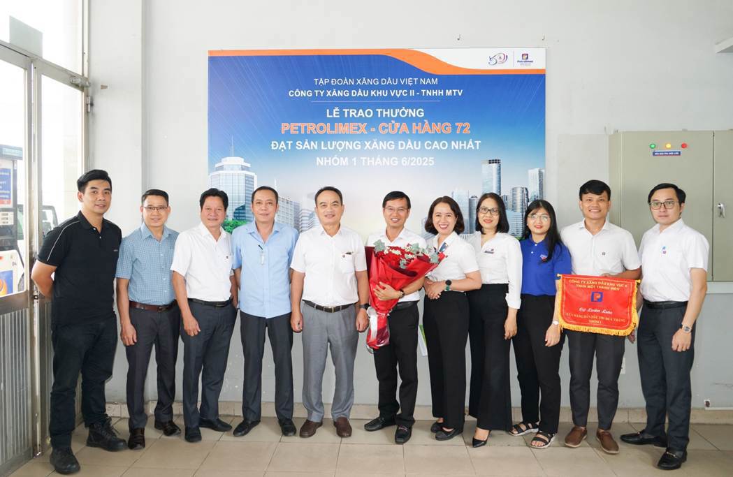 Honoring Petrolimex Saigon Petrol Stations with High Sales Volumes in June 2025