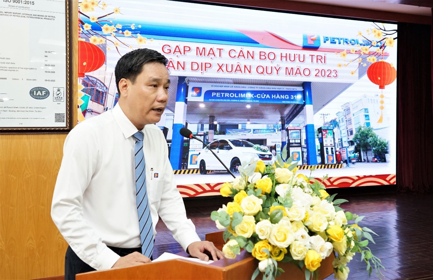 A warm and friendly meeting with retired officers before the Lunar New Year 2023