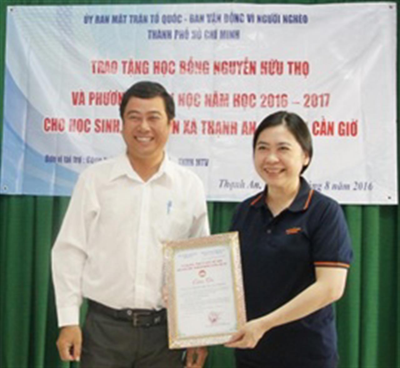 Petrolimex Sài Gòn đến với học sinh xã đảo Thạnh An