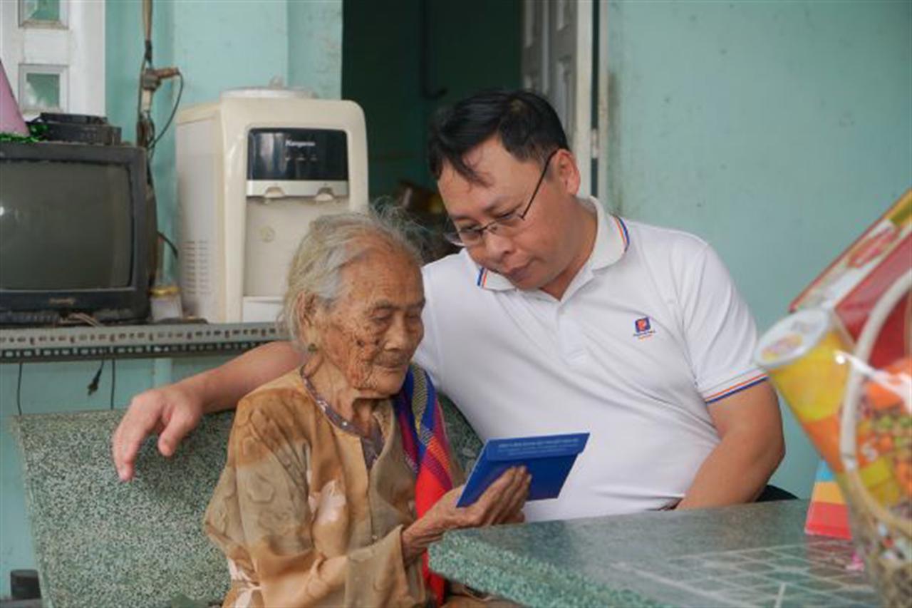 Sáng mãi truyền thống “uống nước nhớ nguồn”