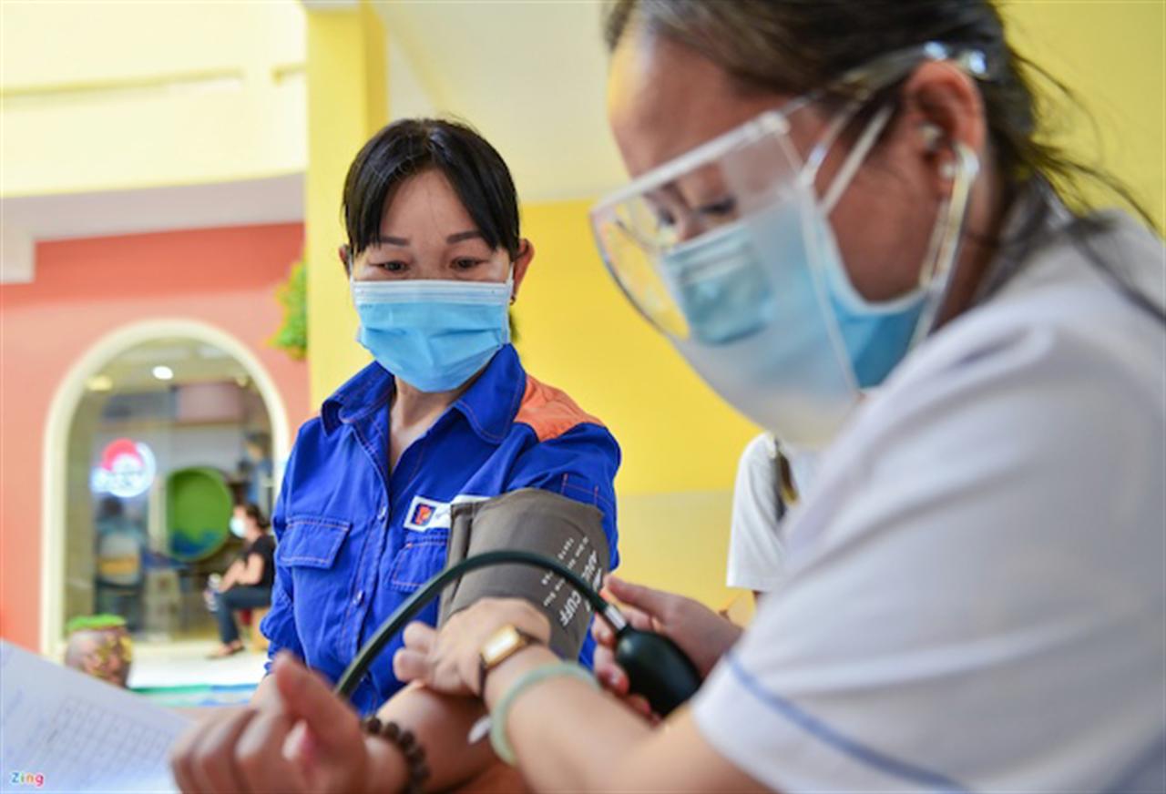 Người lao động Petrolimex Sài Gòn tham gia tiêm vaccine phòng Covid-19