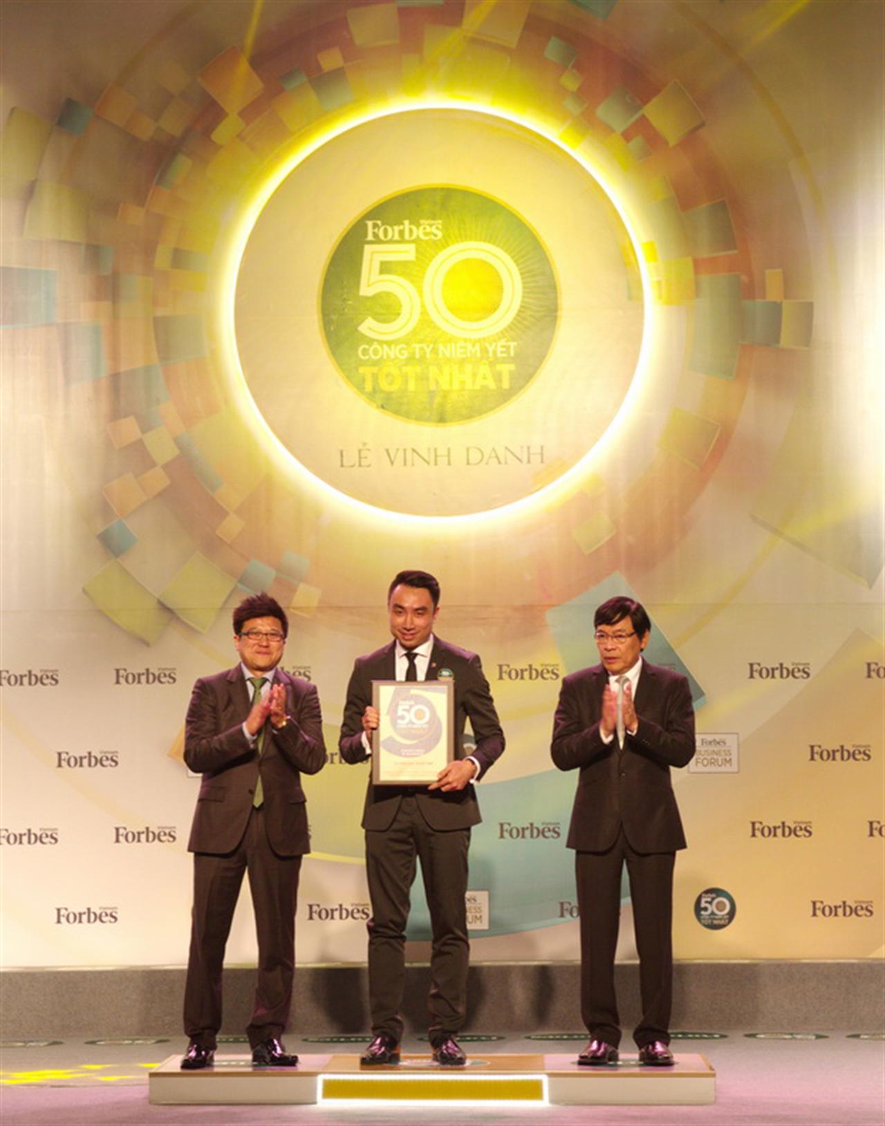 Forbes VN vinh danh Petrolimex “Top 50 công ty niêm yết tốt nhất Việt Nam 2018"