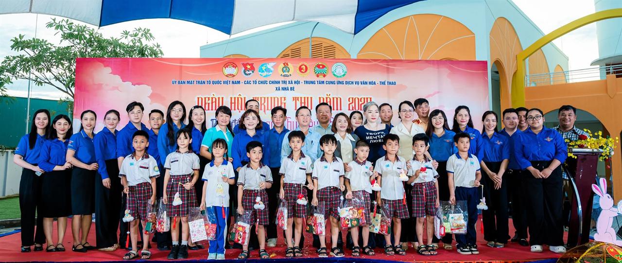 Tuổi trẻ Tổng kho Xăng dầu Nhà Bè đồng hành cùng ngày hội "Trung thu yêu thương"