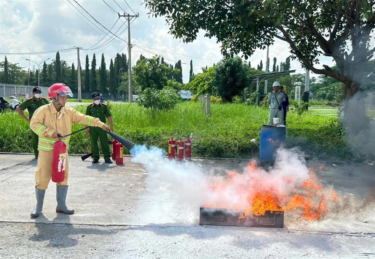 Tổng kho Xăng dầu Nhà Bè sẵn sàng chủ động trong công tác phòng cháy chữa cháy