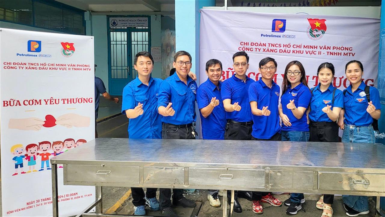 “Bữa cơm yêu thương- Sẻ chia hạnh phúc