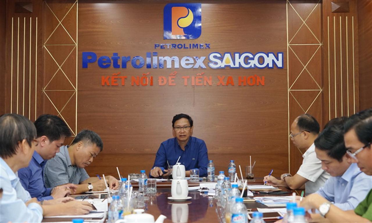 Thứ trưởng Bộ Xây dựng Nguyễn Đình Toàn làm việc tại Petrolimex về dự thảo QCVN 01:2017/BXD