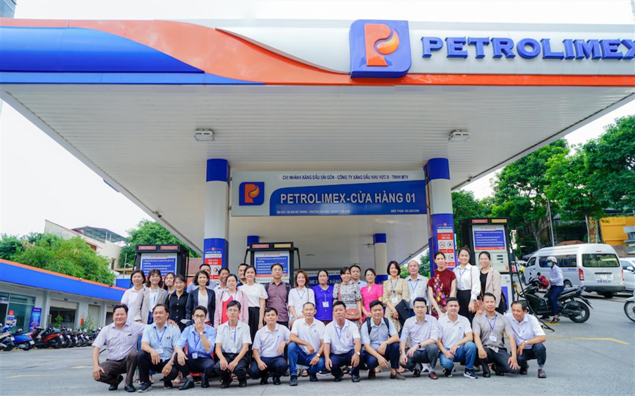 Petrolimex Sài Gòn đón tiếp, trao đổi nghiệp vụ cùng học viên lớp cán bộ kinh doanh khóa 14