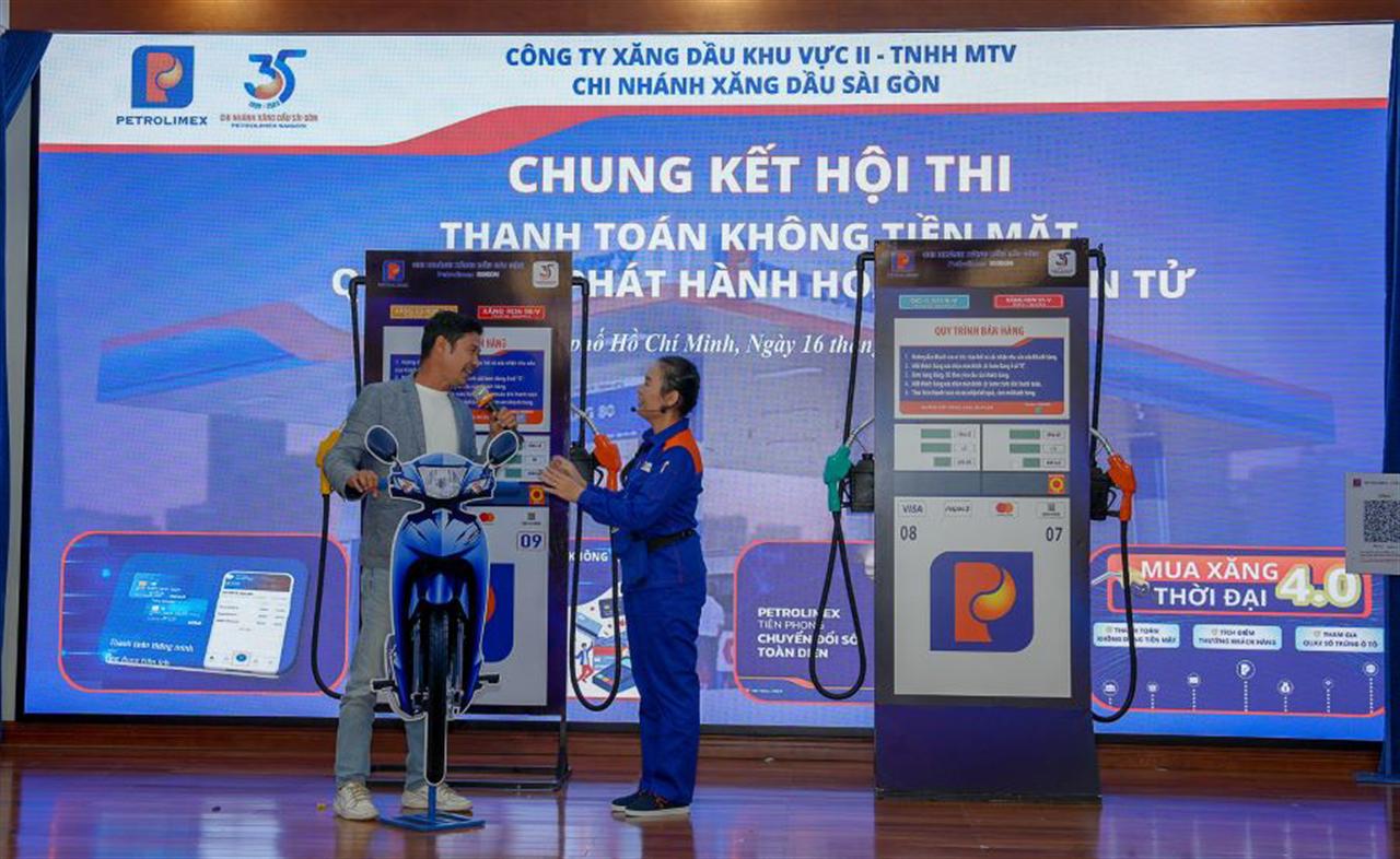 Chuyên nghiệp và trưởng thành từ Hội thi "Thanh toán không tiền mặt - Quản lý và phát hành hóa đơn điện tử"