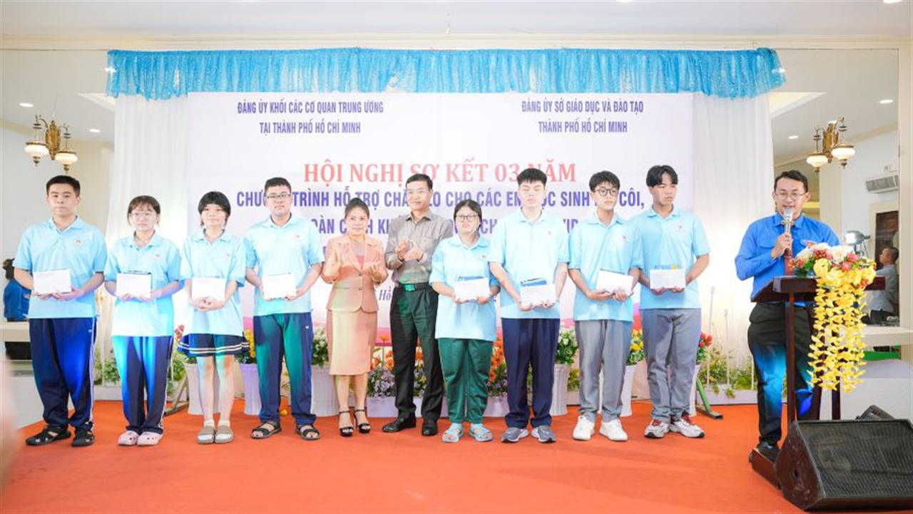 Petrolimex Sài Gòn: Hơn 1 tỷ đồng hỗ trợ trẻ em mồ côi do dịch Covid-19