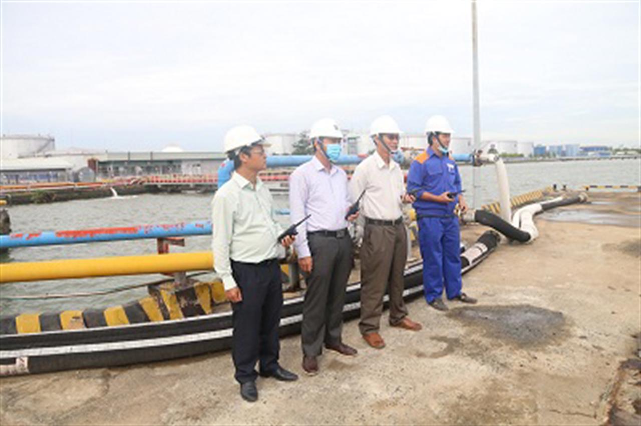 Tổng kho Nhà Bè diễn tập ứng cứu tràn dầu Quý 4/2020