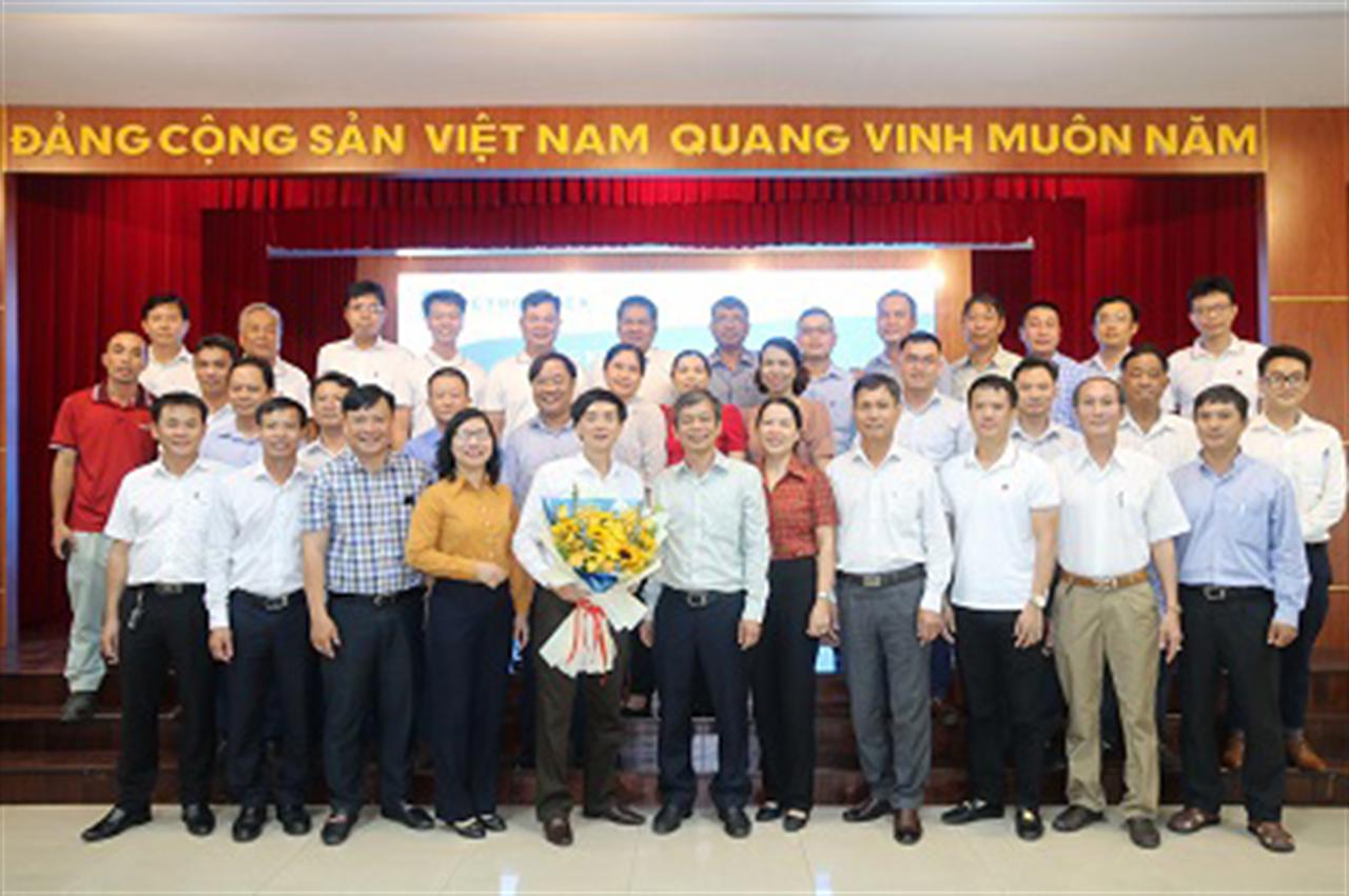 Buổi chia tay đong đầy cảm xúc