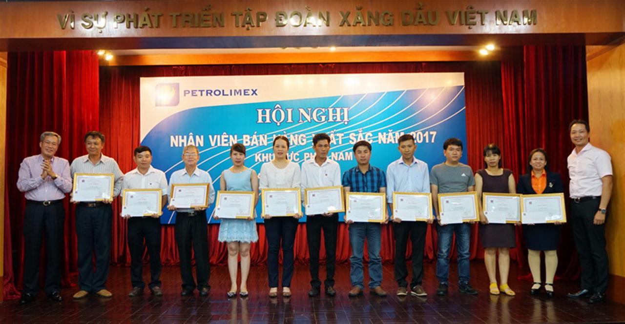 Petrolimex tôn vinh nhân viên bán hàng xuất sắc KV phía Nam