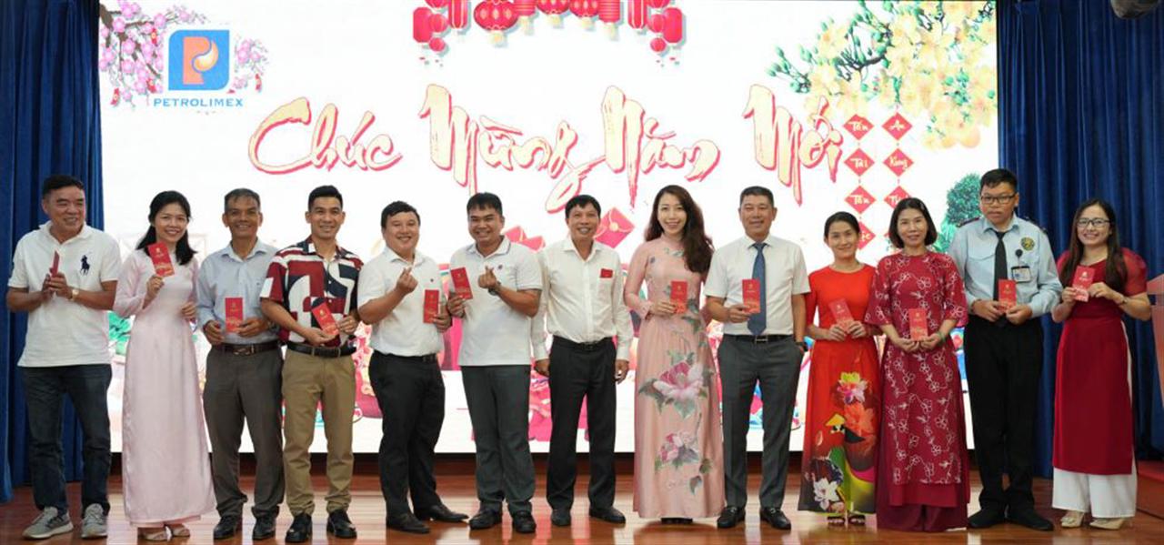 Rạng rỡ ngày gặp mặt đầu Xuân Giáp Thìn 2024