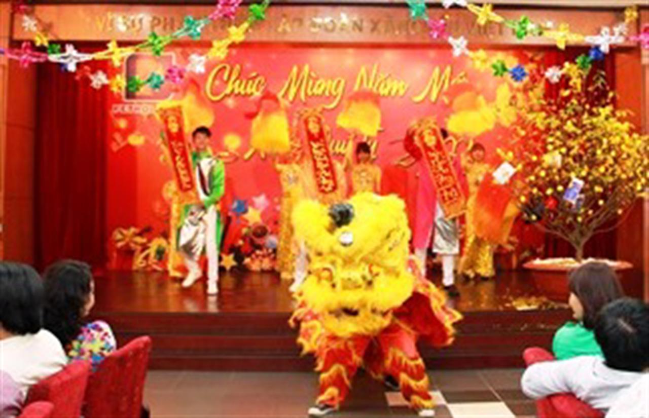 Tổ chức gặp mặt đầu Xuân Quý Tỵ 2013