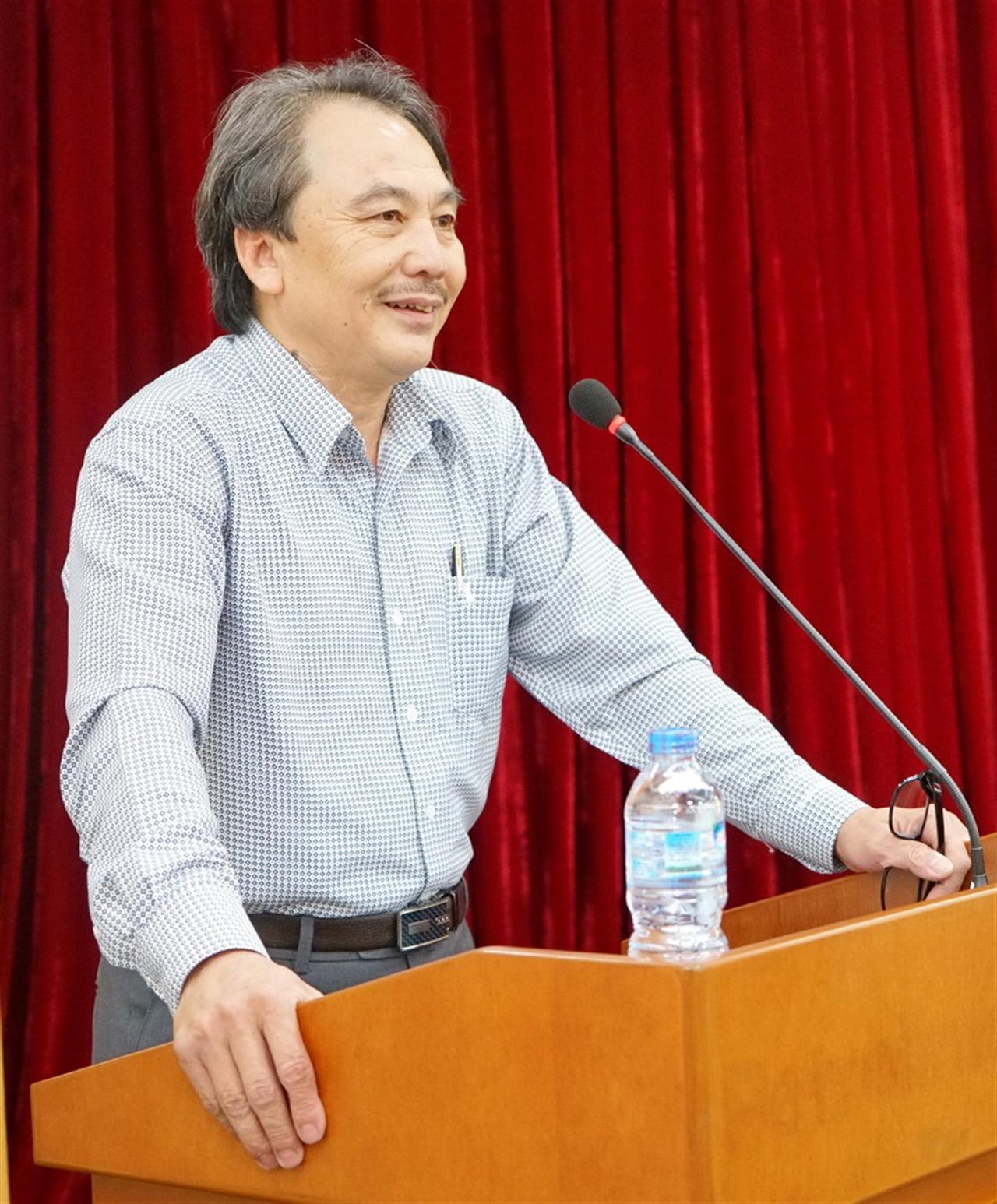“Cùng nhau cố gắng, vượt nắng thắng mưa, say sưa bán hàng, an toàn mọi mặt”