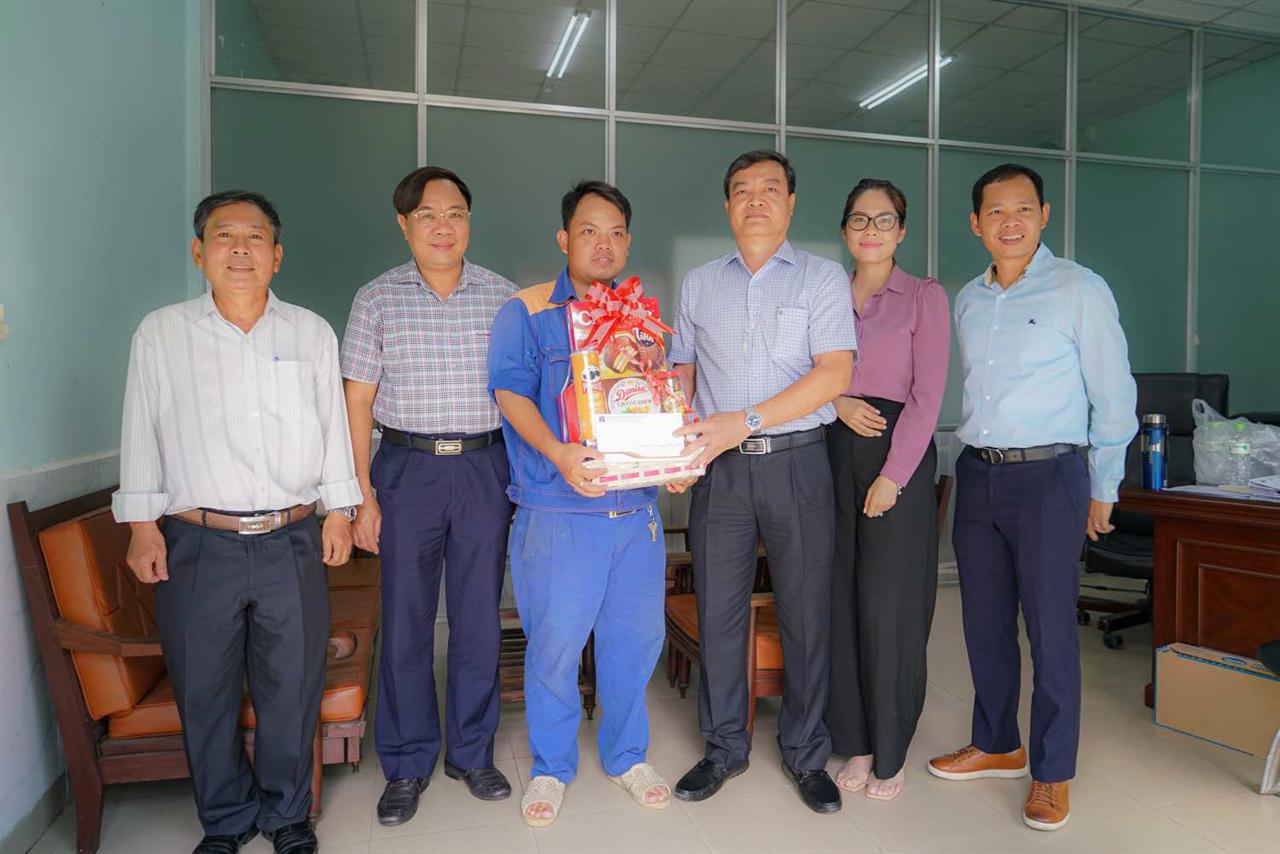 Ấm áp nghĩa tình Công đoàn với người lao động