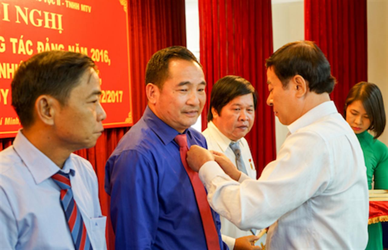 Lễ trao tặng Huy hiệu 30 năm tuổi Đảng (Đợt 03/02/2017)