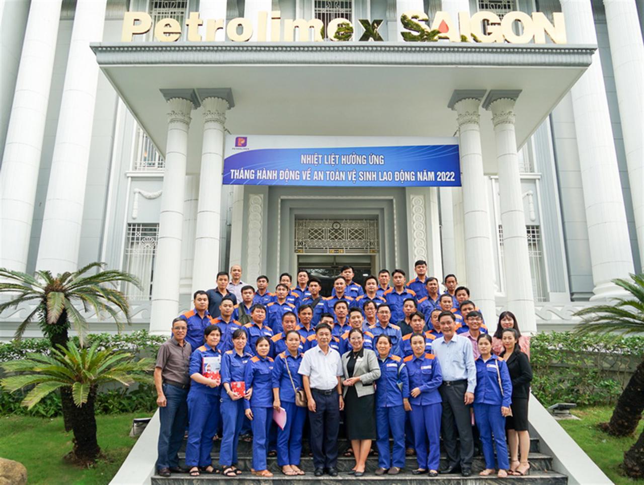 Gần 900 lao động tại CHXD được đào tạo nâng cao về  “Văn minh Thương mại”