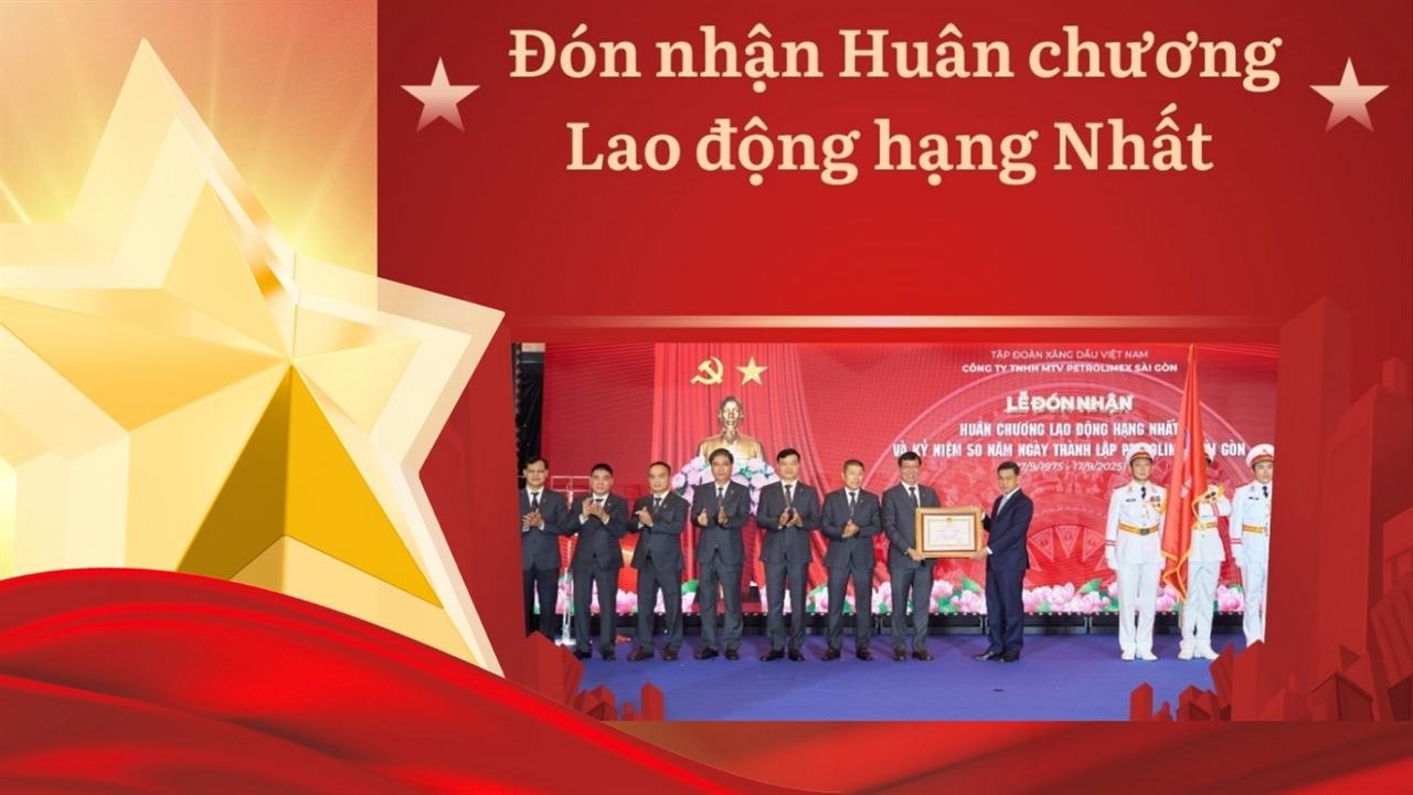 Xúc động giây phút đón nhận Huân chương Lao động hạng Nhất