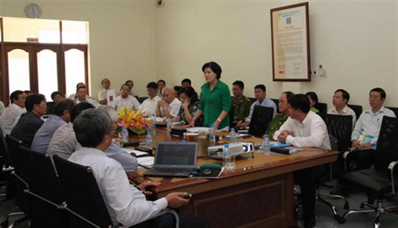 Lãnh đạo Thành phố thăm Tổng kho Xăng dầu Nhà Bè và làm việc với Petrolimex Sài Gòn