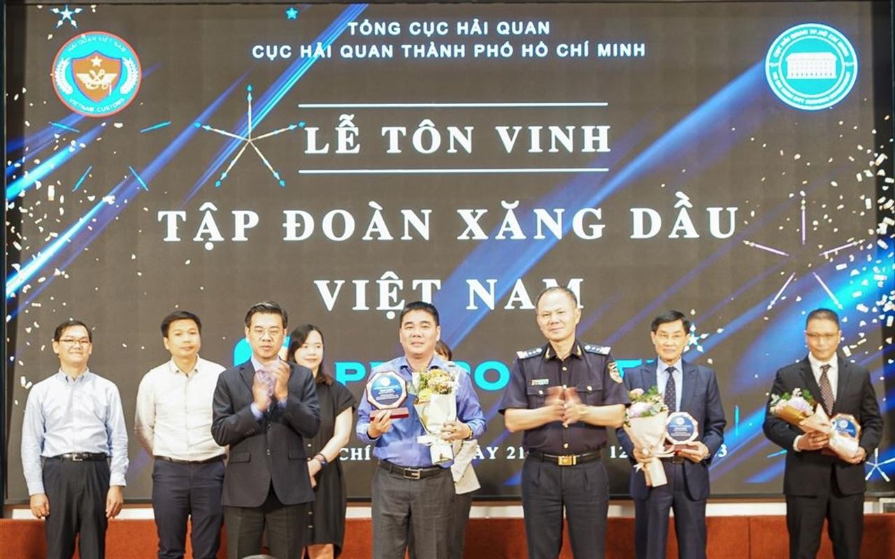 Cục Hải quan TP.HCM tôn vinh Petrolimex là Doanh nghiệp tiêu biểu 2023