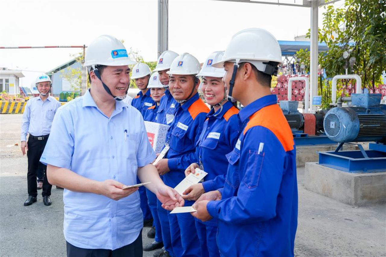 Toàn cảnh chuyến thăm và làm việc của Thứ trưởng Bộ Công thương tại Petrolimex Sài Gòn
