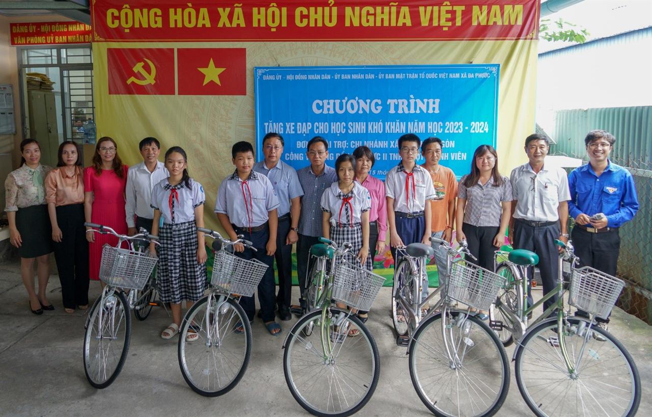 Quỹ khuyến học Petrolimex Sài Gòn: Nâng bước chân em đến trường