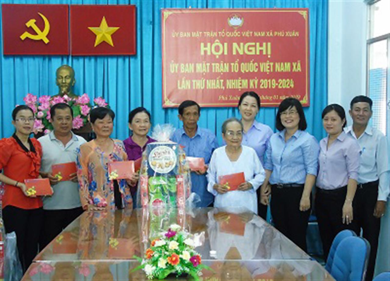 Mang tết đến với mọi nhà