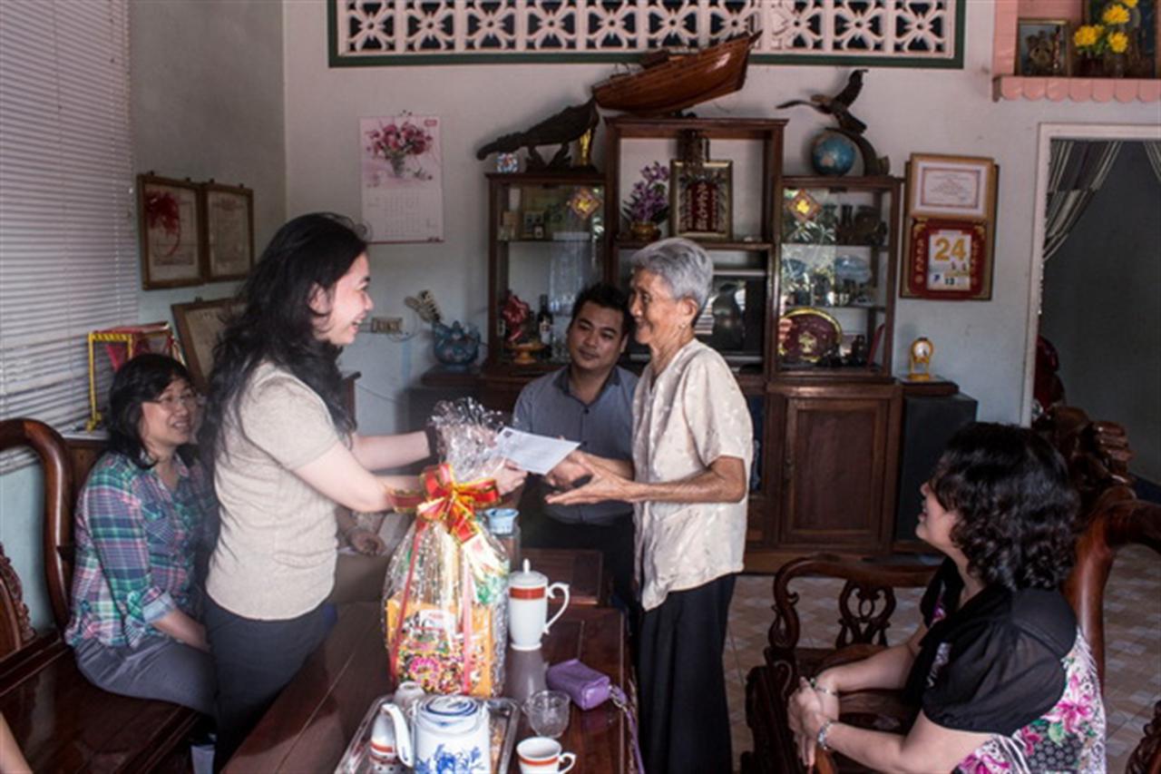 Thực hiện công tác xã hội từ thiện Xuân Quý Tỵ 2013