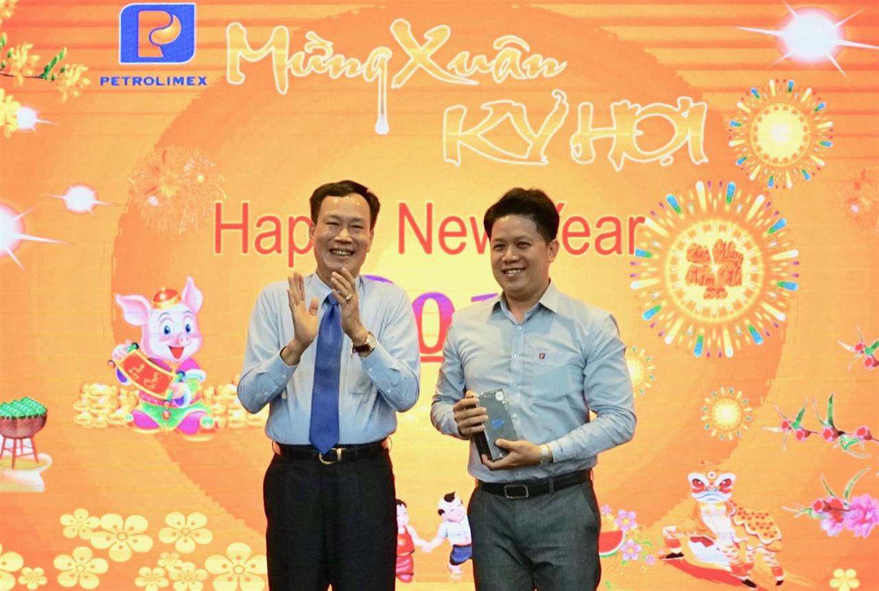 Năm mới, khí thế mới, quyết tâm mới, thành công mới