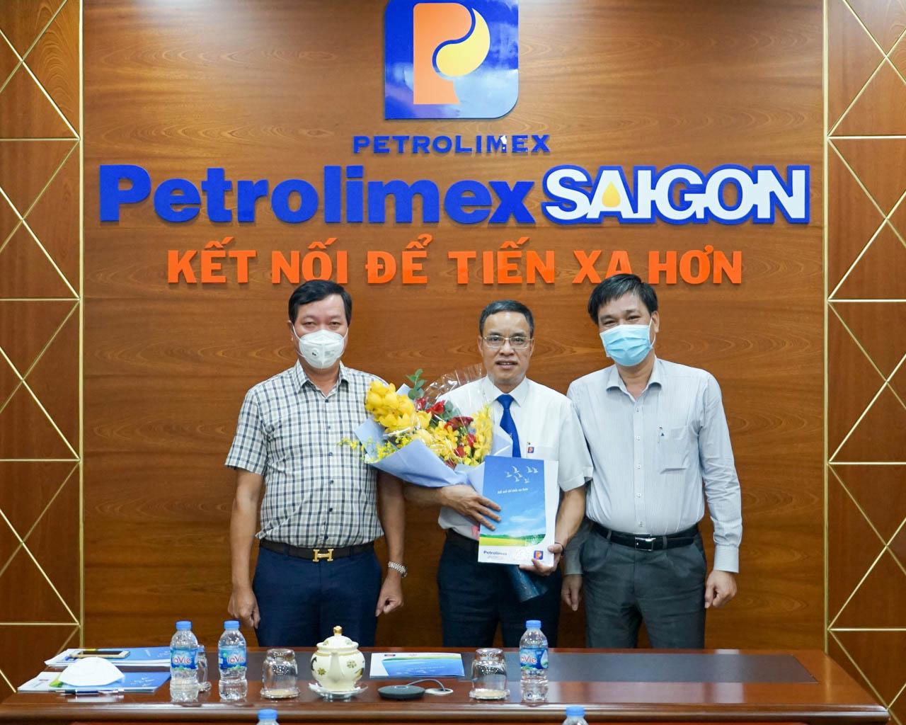 Công bố Quyết định nhân sự chủ chốt của Xí nghiệp Bán lẻ Xăng dầu từ 01/12/2021