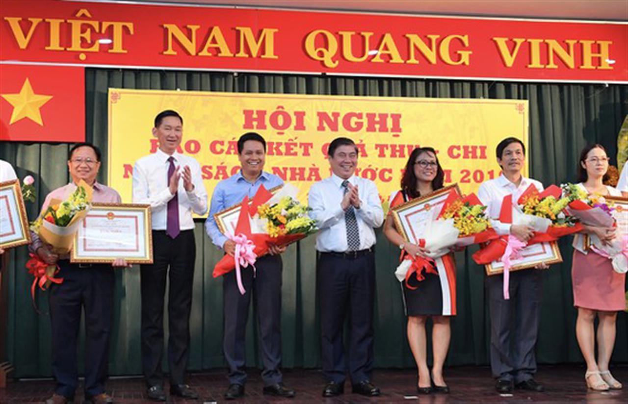 Petrolimex Sài Gòn nhận Bằng khen về thực hiện tốt việc nộp ngân sách 2019