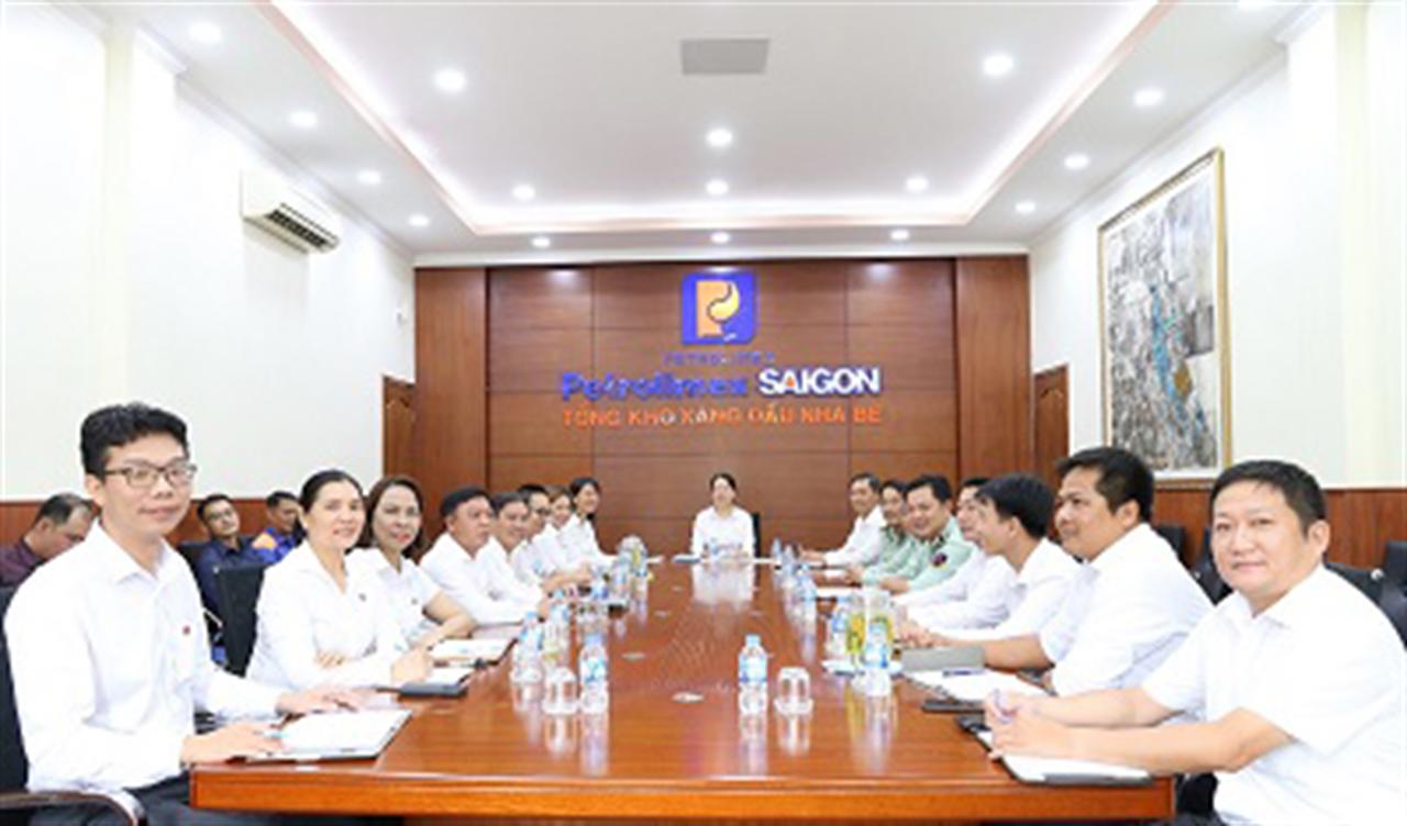 Hăng say lao động sản xuất, quyết tâm hoàn thành kế hoạch 2023