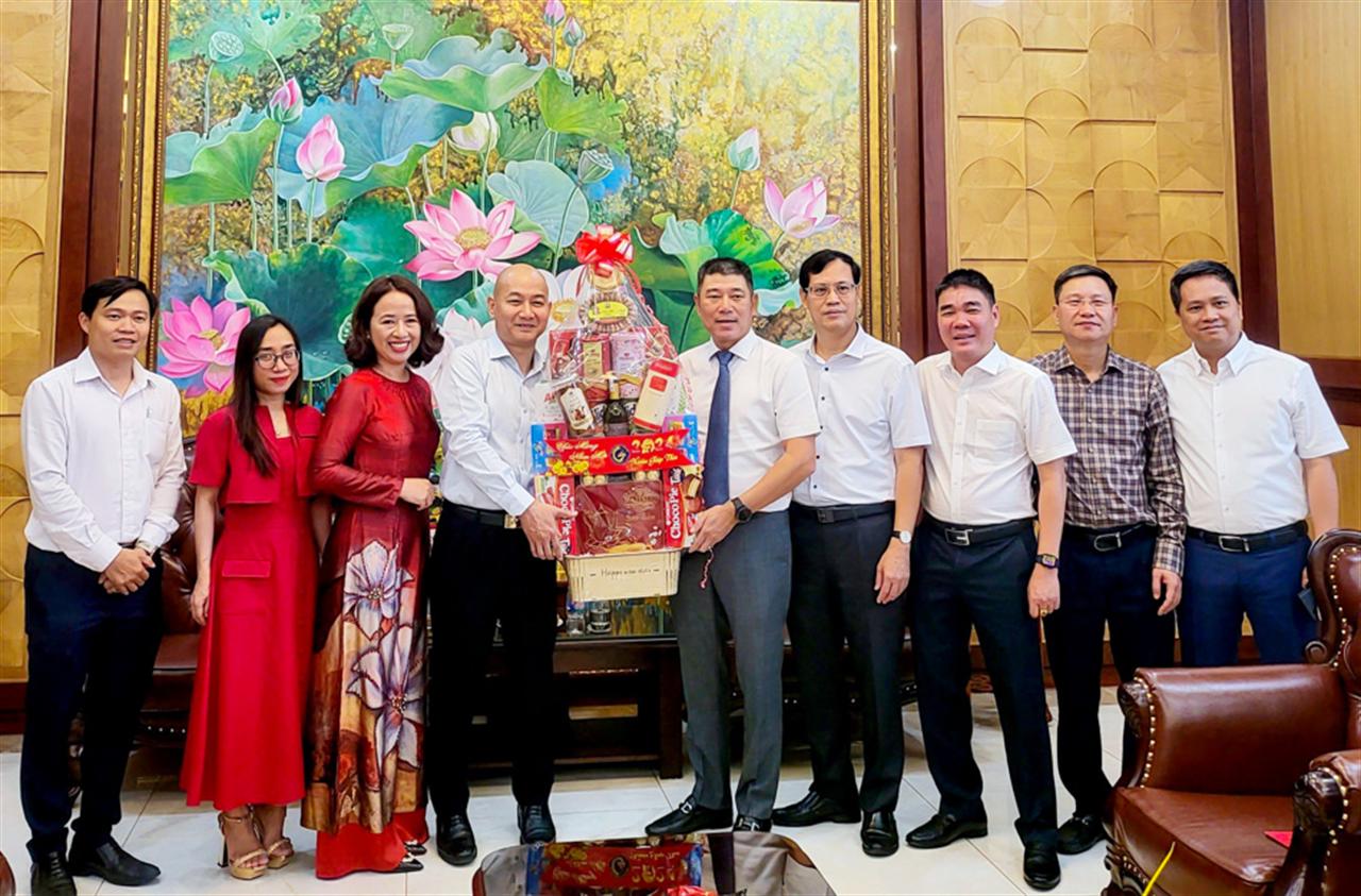 Lãnh đạo Sở Công thương TPHCM thăm và chúc Tết Petrolimex Sài Gòn trong ngày đầu Xuân mới