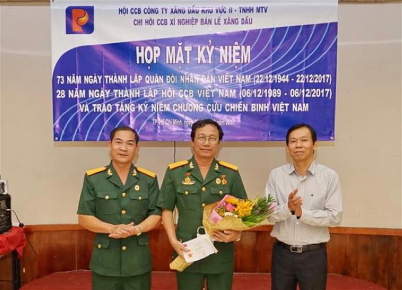 Chi hội CCB Xí nghiệp Bán lẻ Xăng dầu họp mặt truyền thống
