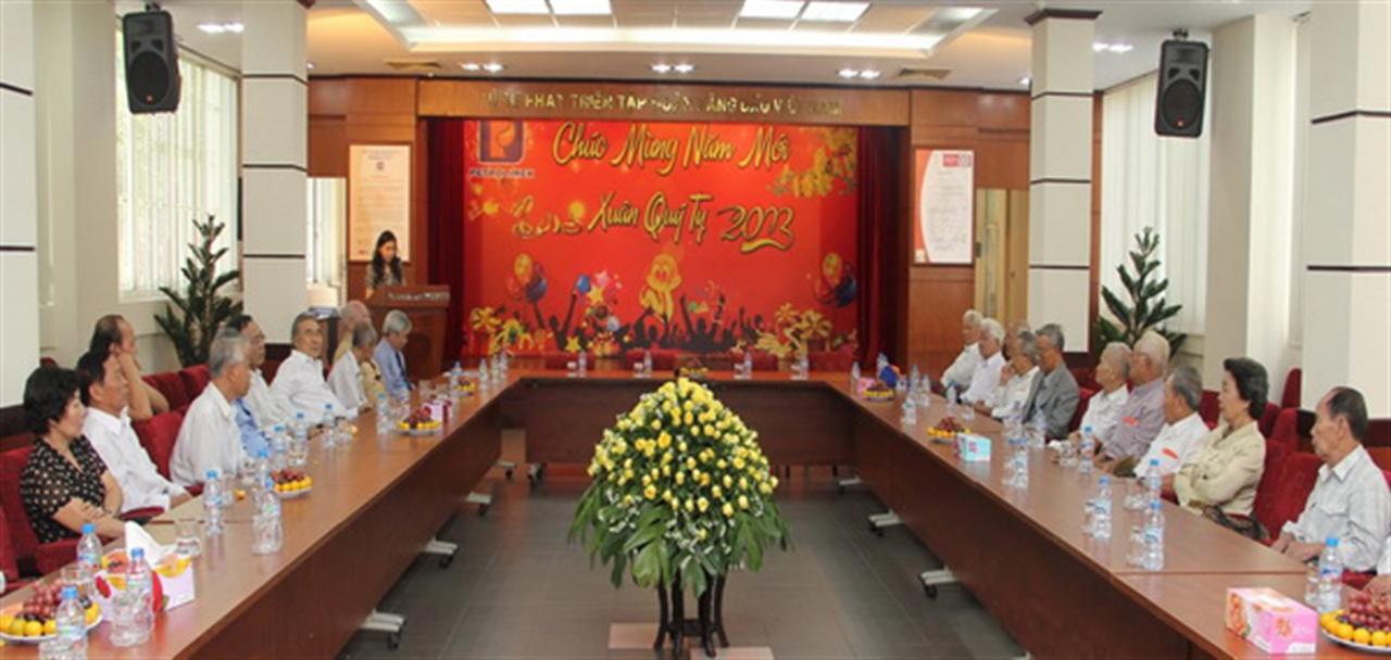 Gặp mặt mừng xuân CBCNV hưu trí nhân dịp năm mới 2013