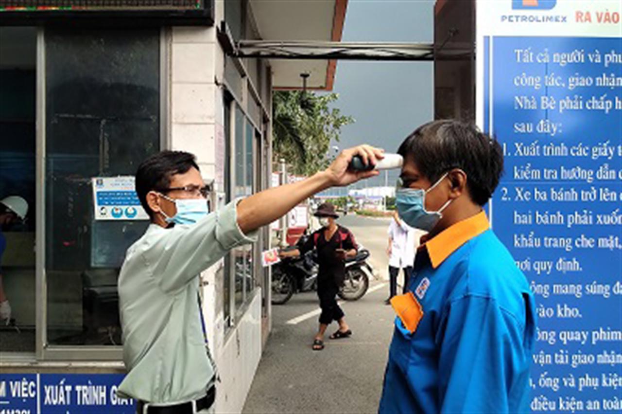 Tuổi trẻ Tổng kho xăng dầu Nhà Bè ra quân tuyên truyền phòng dịch Covid-19