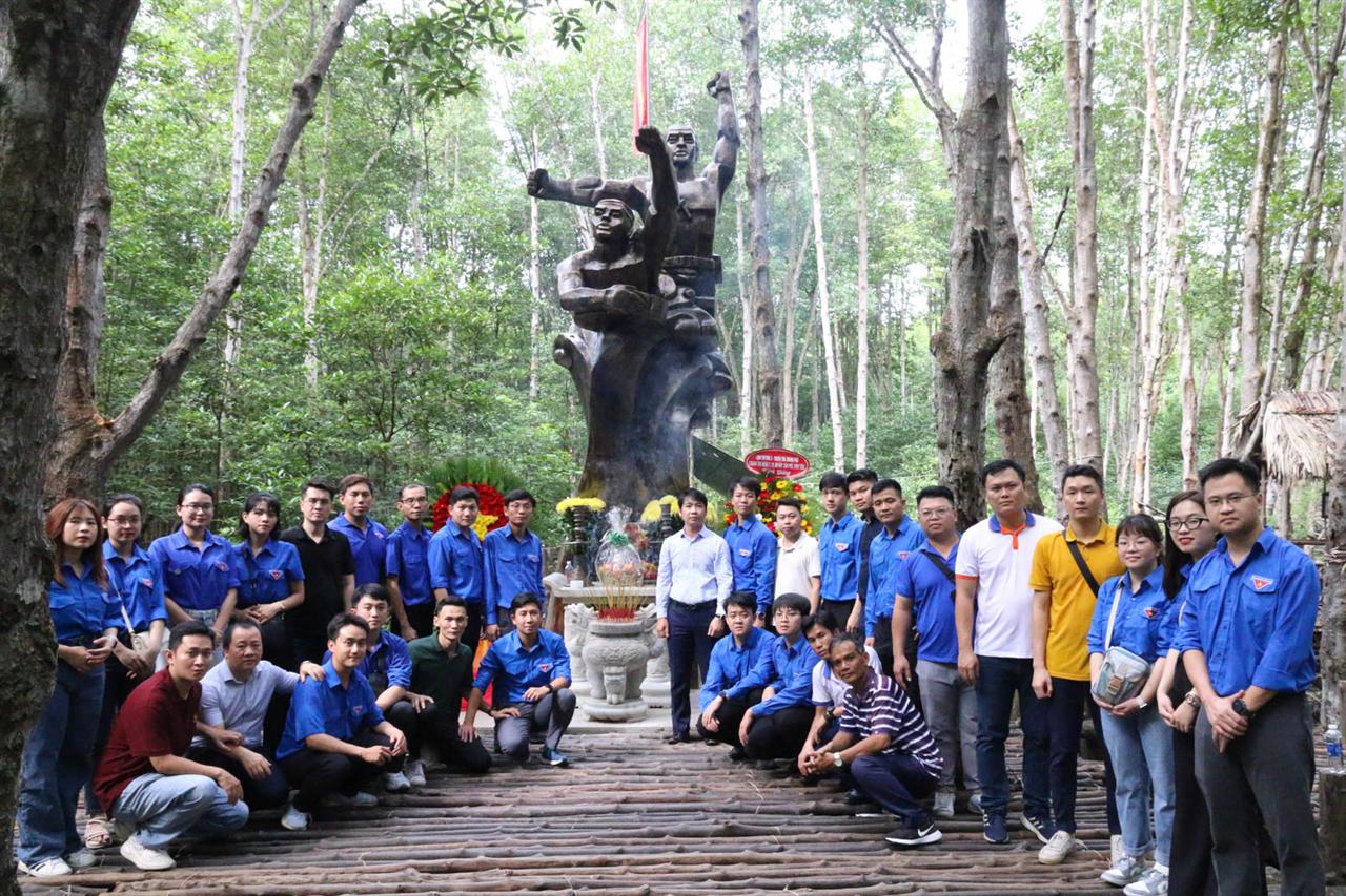 Đoàn Thanh niên cơ quan Tập đoàn Xăng dầu Việt Nam thăm, giao lưu với Đoàn Thanh niên Petrolimex Sài Gòn