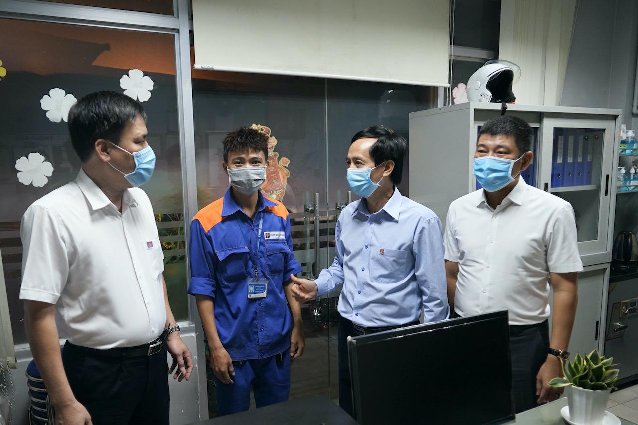 Lãnh đạo Công ty/Xí nghiệp kiểm tra công tác bán hàng và thăm hỏi, chúc Tết Người lao động